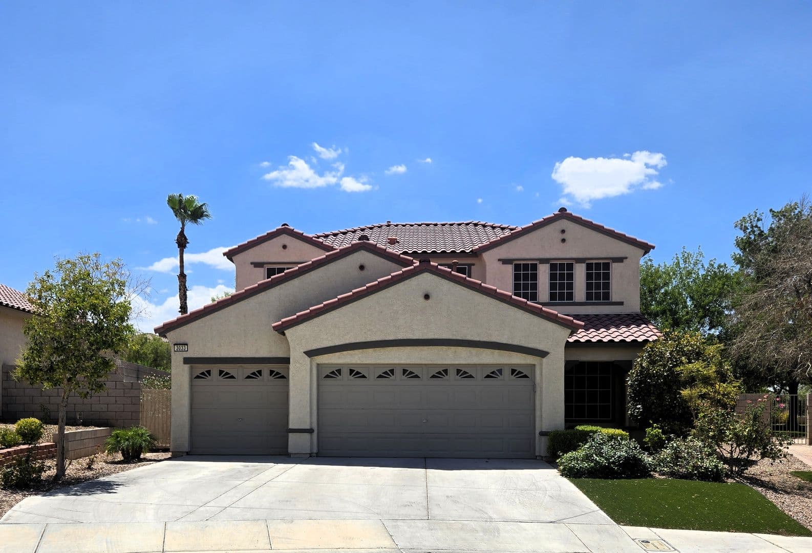 Henderson House: 3033 Panorama Ridge Dr