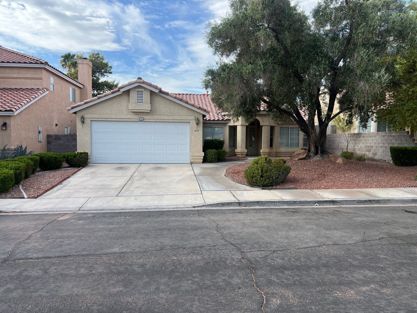 N Las Vegas House: 4717 Pointe Decatur Way