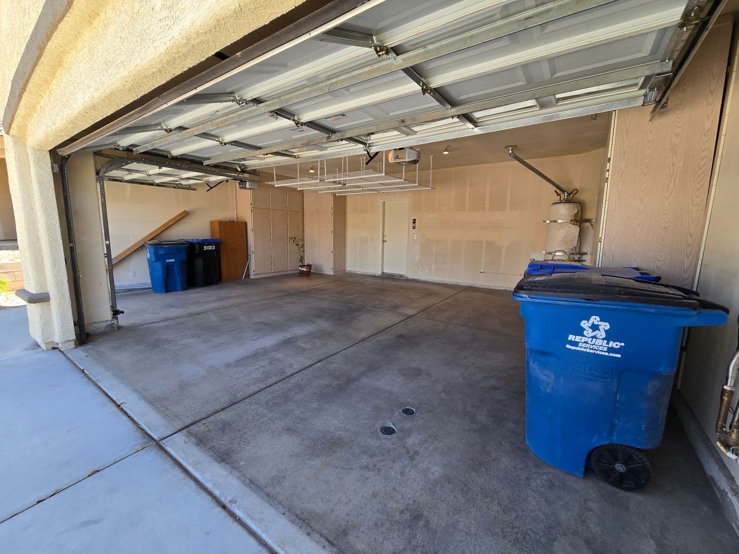 Henderson House: 3033 Panorama Ridge Dr