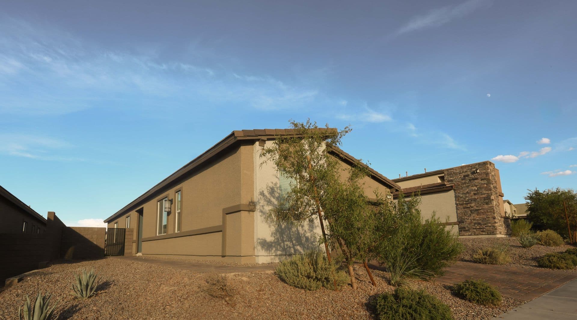 Henderson House: 294 Bridge Canyon St