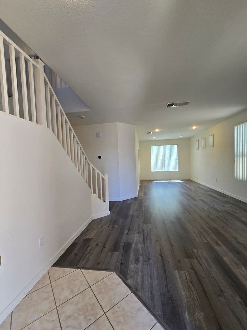 Henderson House: 3033 Panorama Ridge Dr