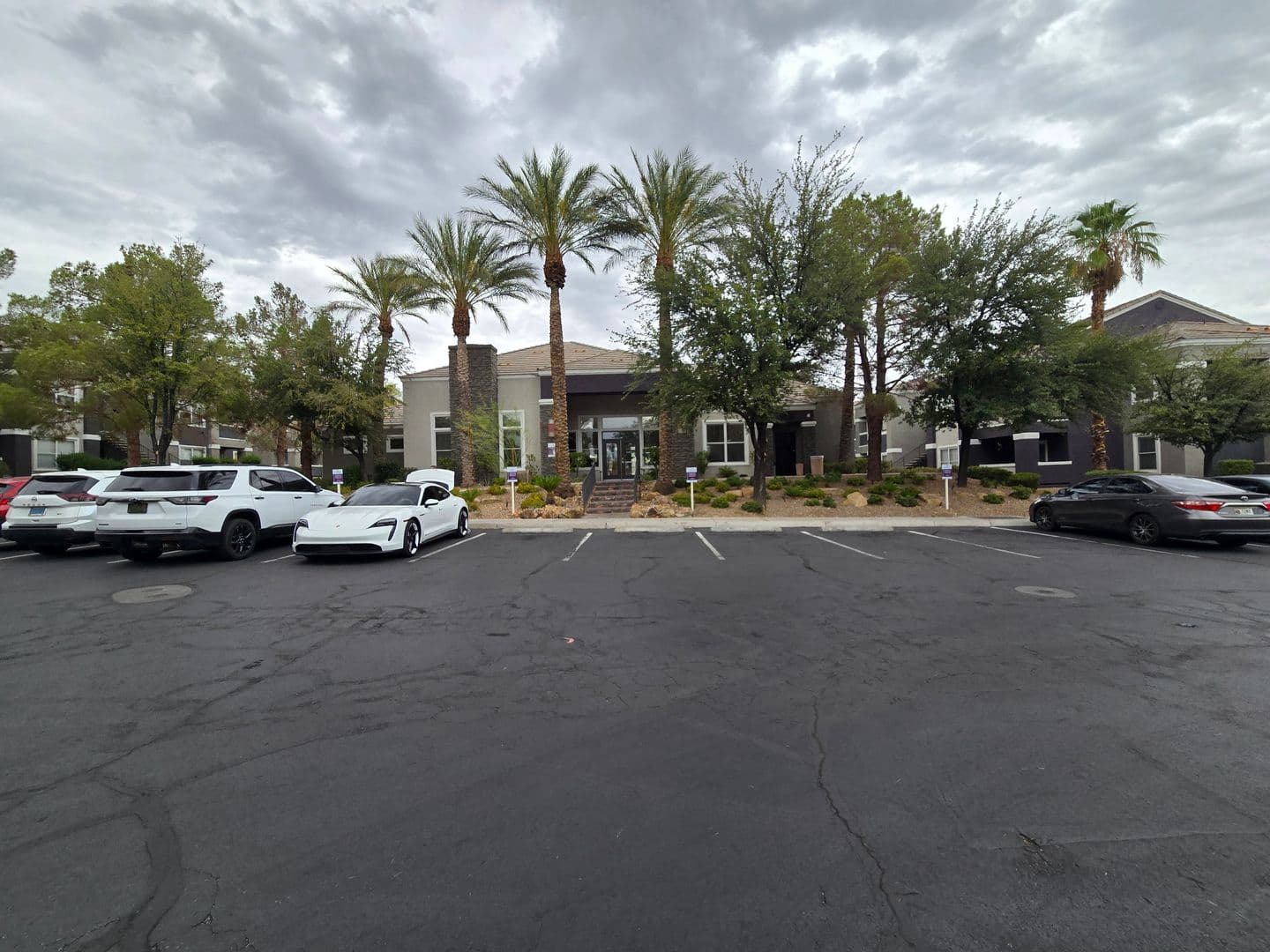 Las Vegas House: 9620 W Russell Rd #1122