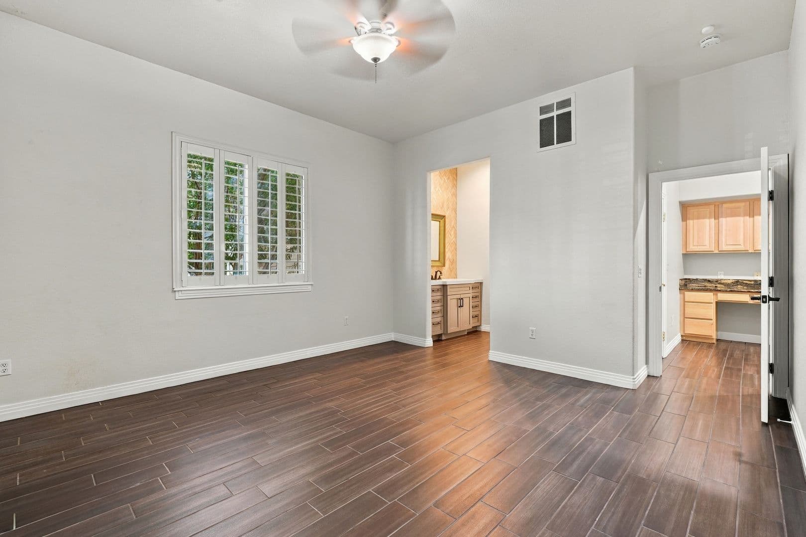 Las Vegas House: 7417 Doe Ave