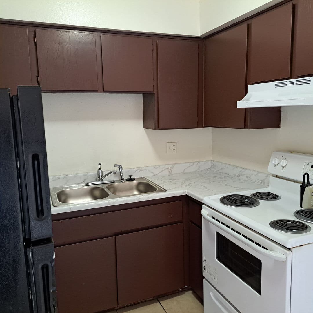 Las Vegas Condo: 595 Royal Crest Cir #19