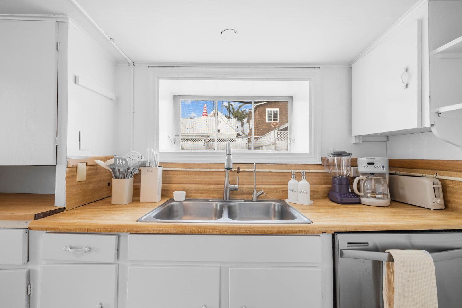 La Jolla Apartment: 344 Bonair St