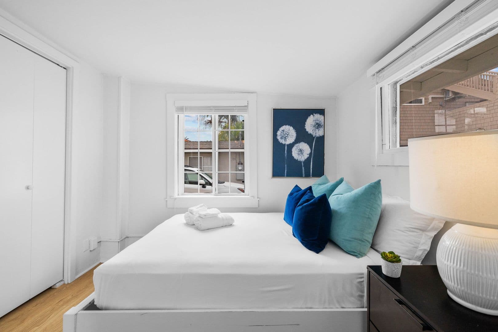 La Jolla Apartment: 344 Bonair St