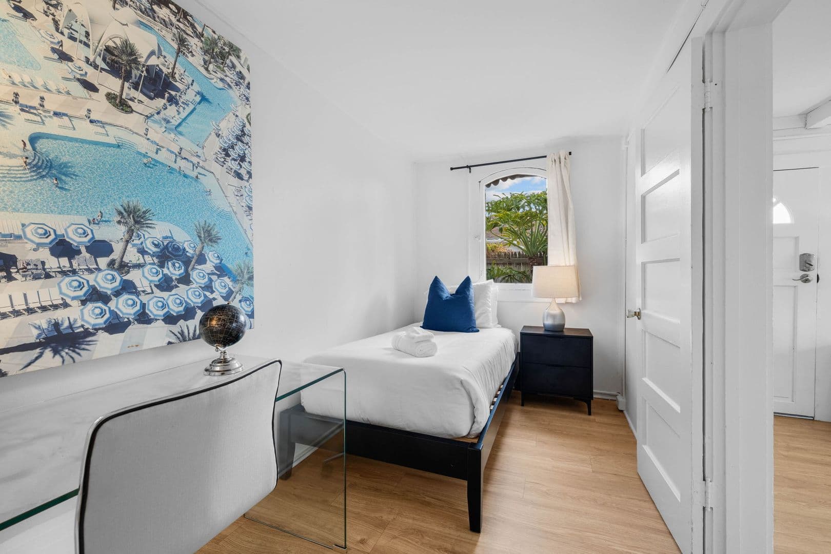 La Jolla Apartment: 344 Bonair St