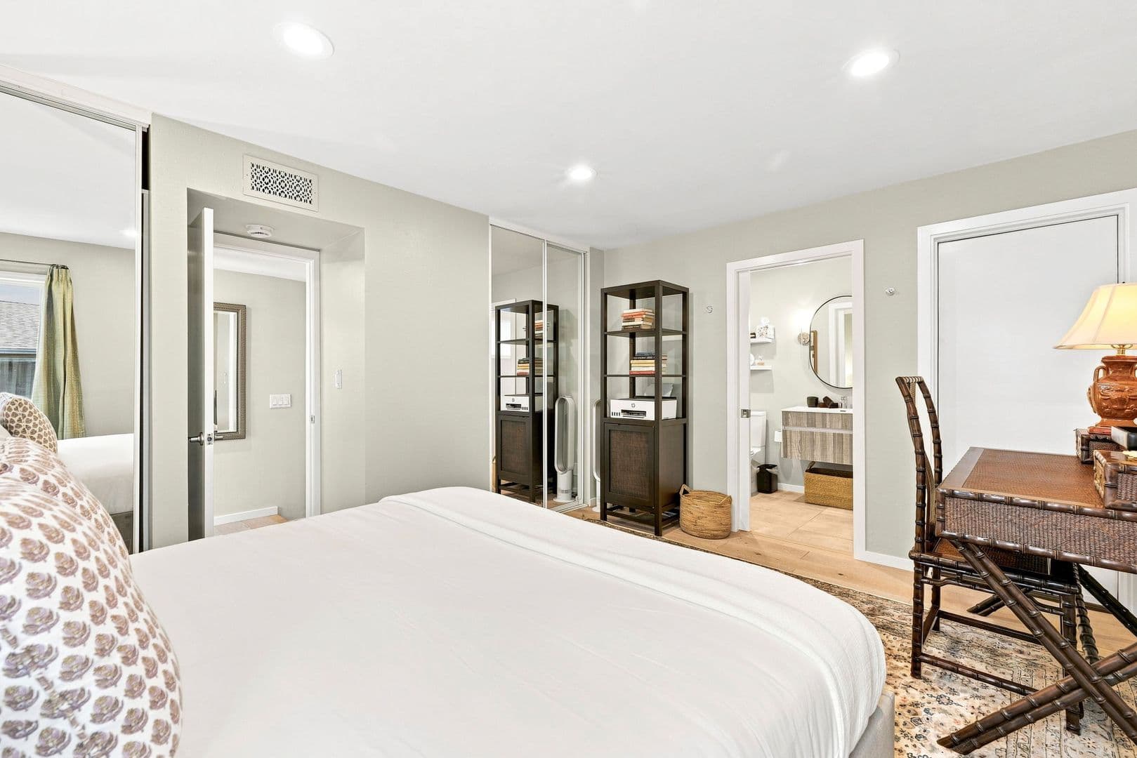 Encinitas Condo: 940 Sealane Drive