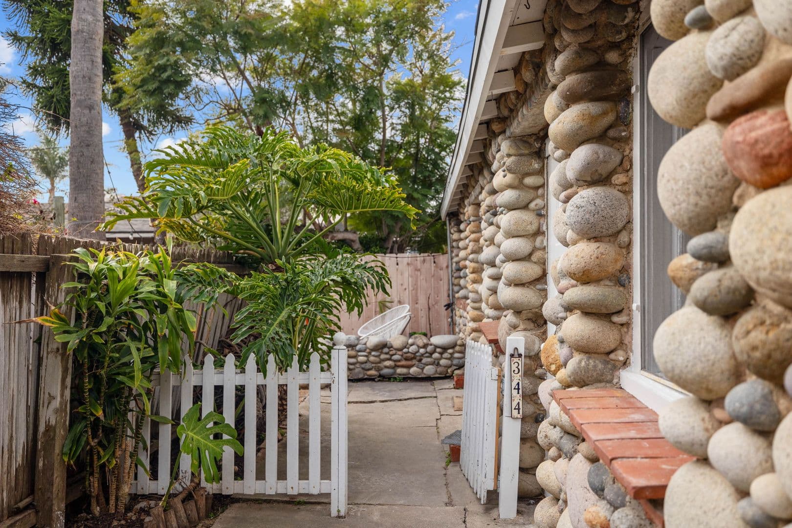 La Jolla Apartment: 344 Bonair St