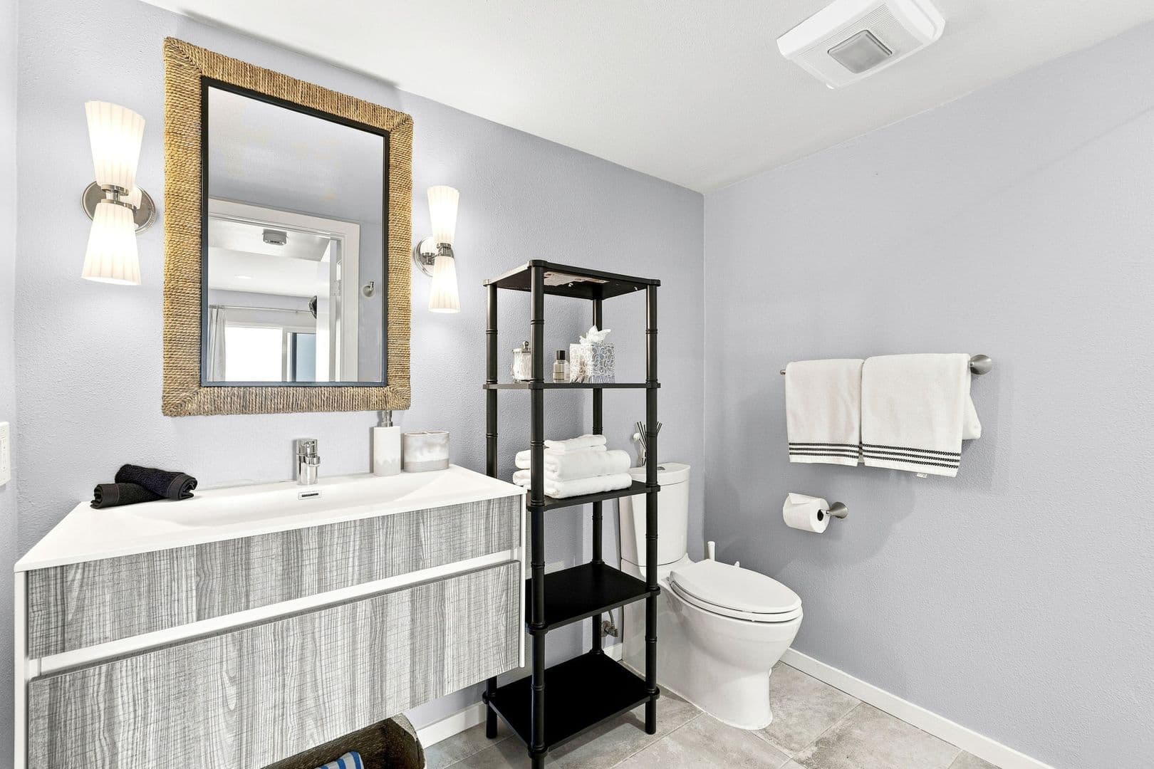 Encinitas Condo: 940 Sealane Drive