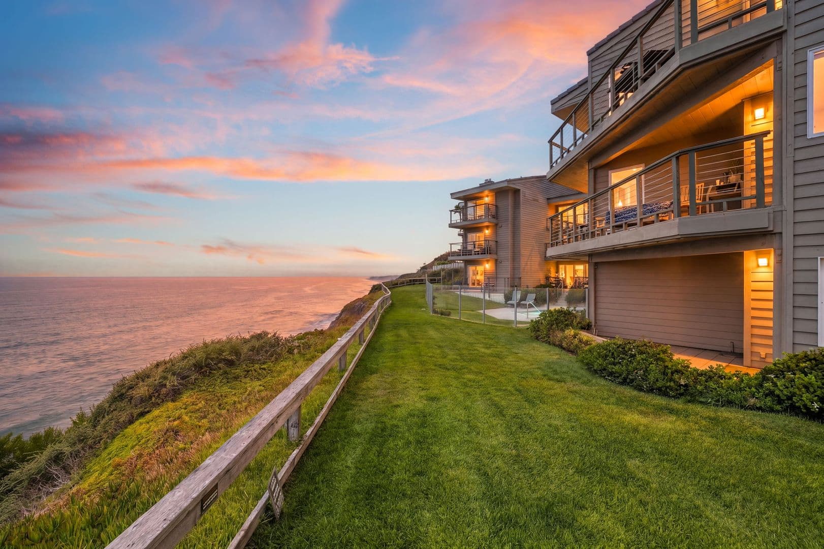 Encinitas Condo: 940 Sealane Drive