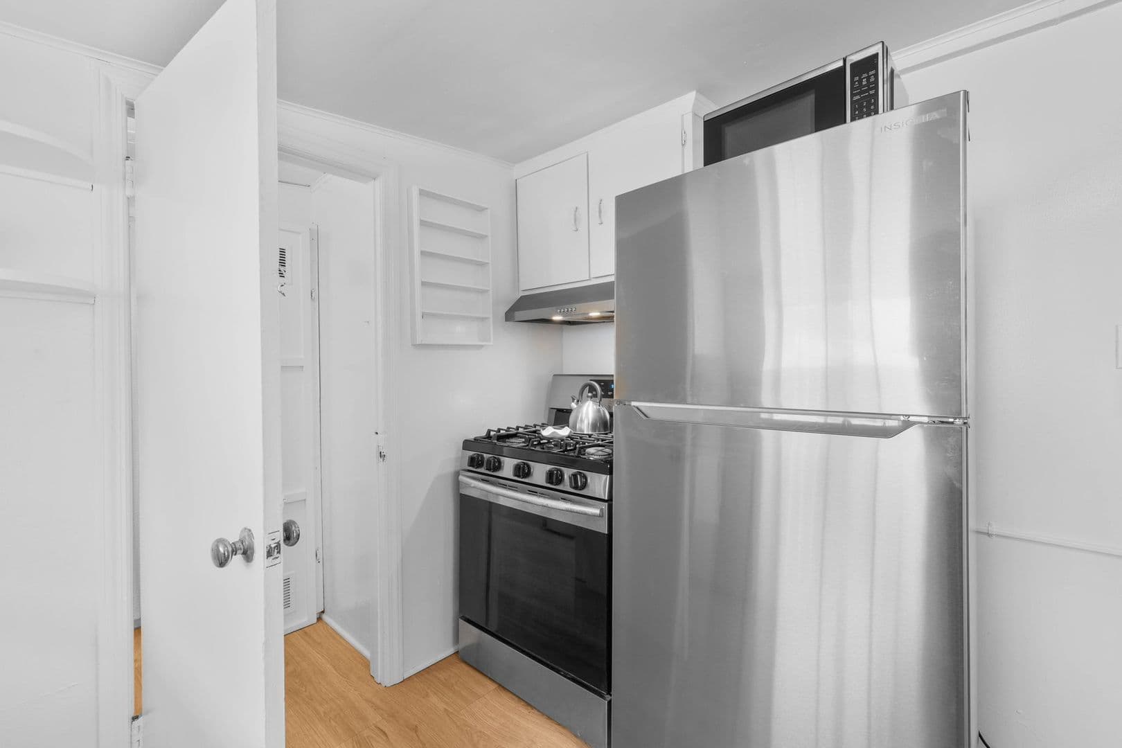 La Jolla Apartment: 344 Bonair St