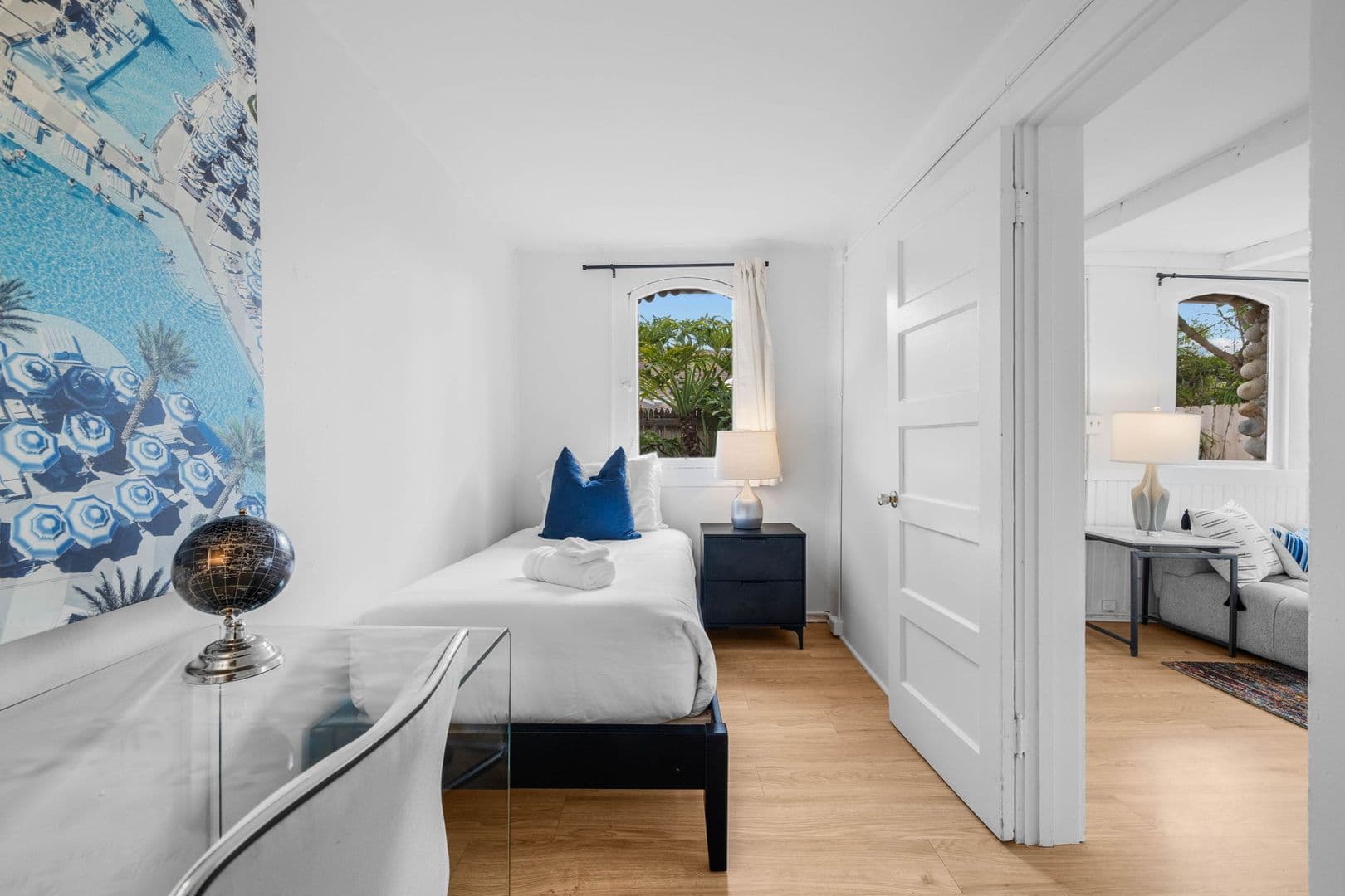 La Jolla Apartment: 344 Bonair St