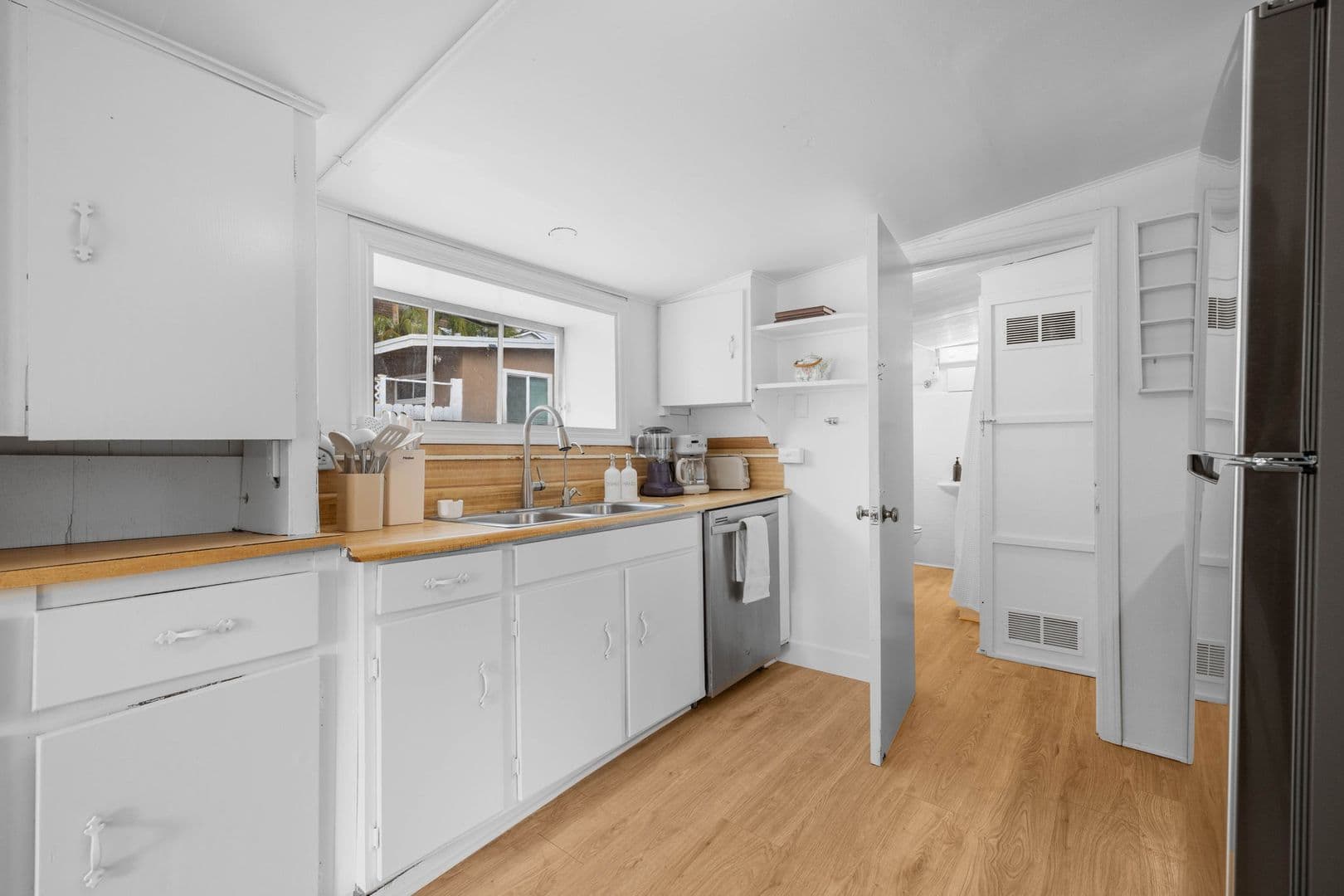 La Jolla Apartment: 344 Bonair St