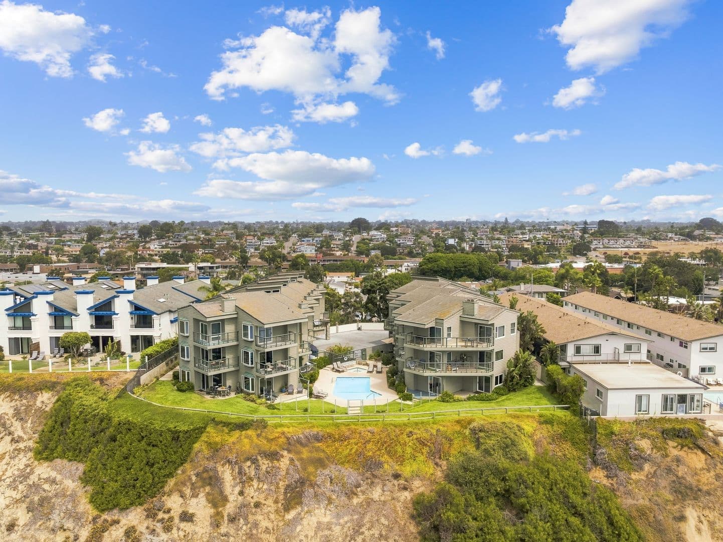 Encinitas Condo: 940 Sealane Drive