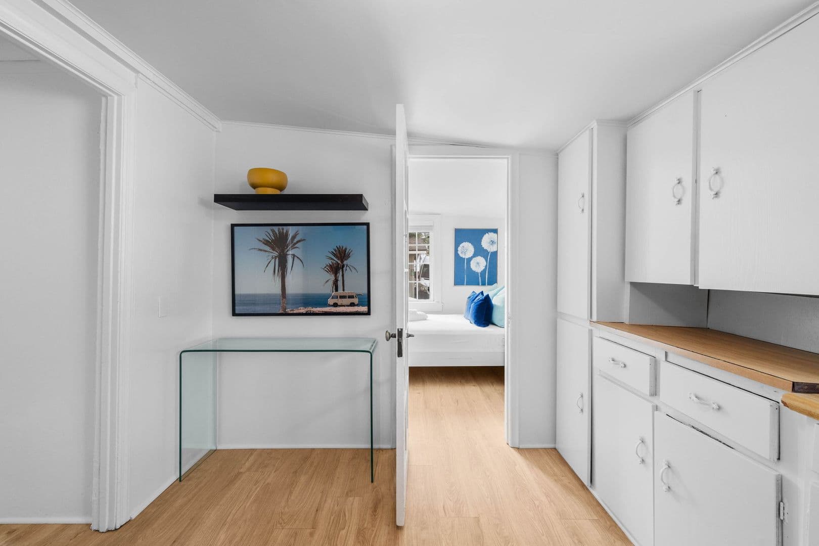 La Jolla Apartment: 344 Bonair St