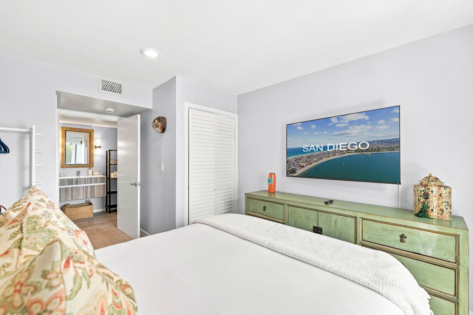 Encinitas Condo: 940 Sealane Drive