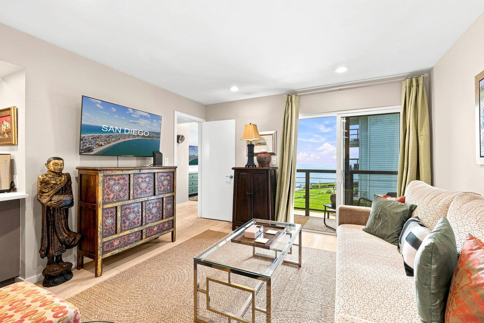 Encinitas Condo: 940 Sealane Drive