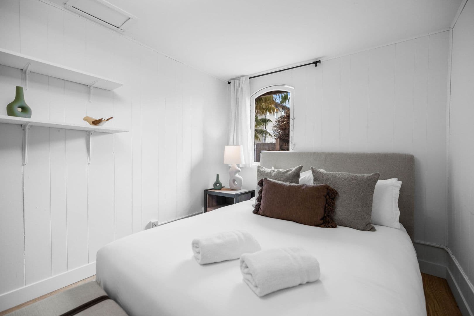 La Jolla Apartment: 344 Bonair St