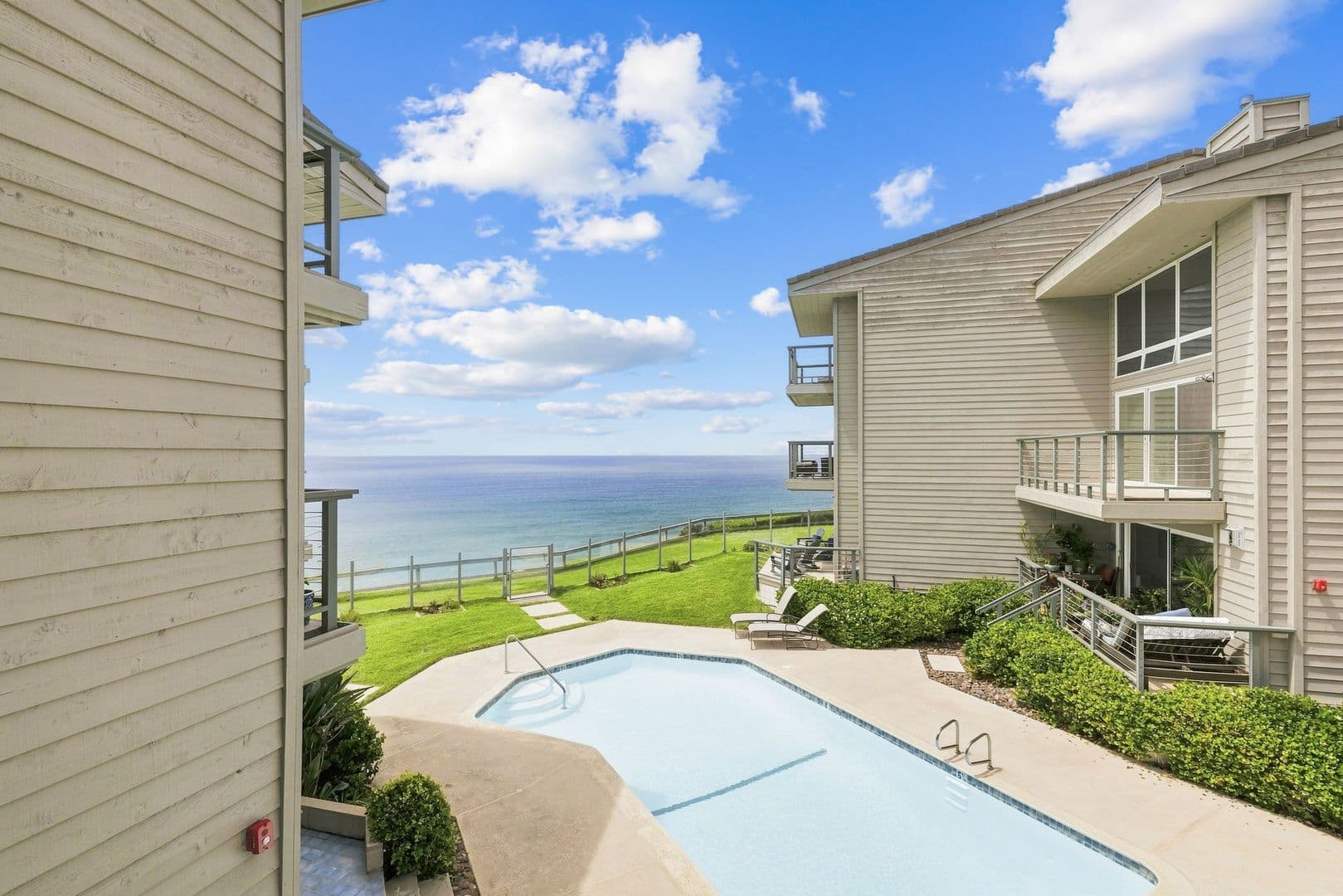 Encinitas Condo: 940 Sealane Drive