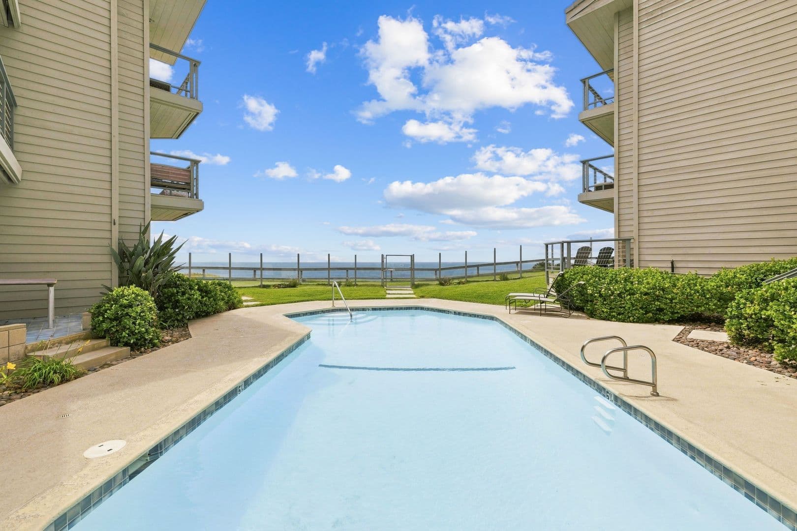Encinitas Condo: 940 Sealane Drive