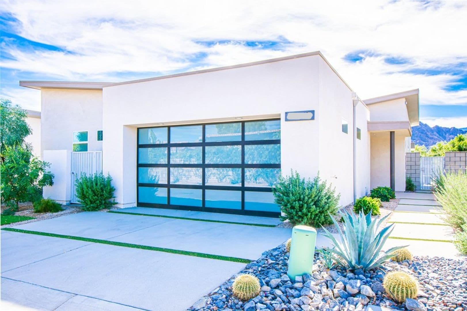 Indian Wells House: 77467 Huntley Dr