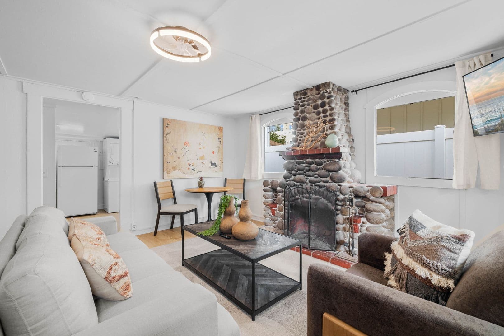 La Jolla Apartment: 344 Bonair St