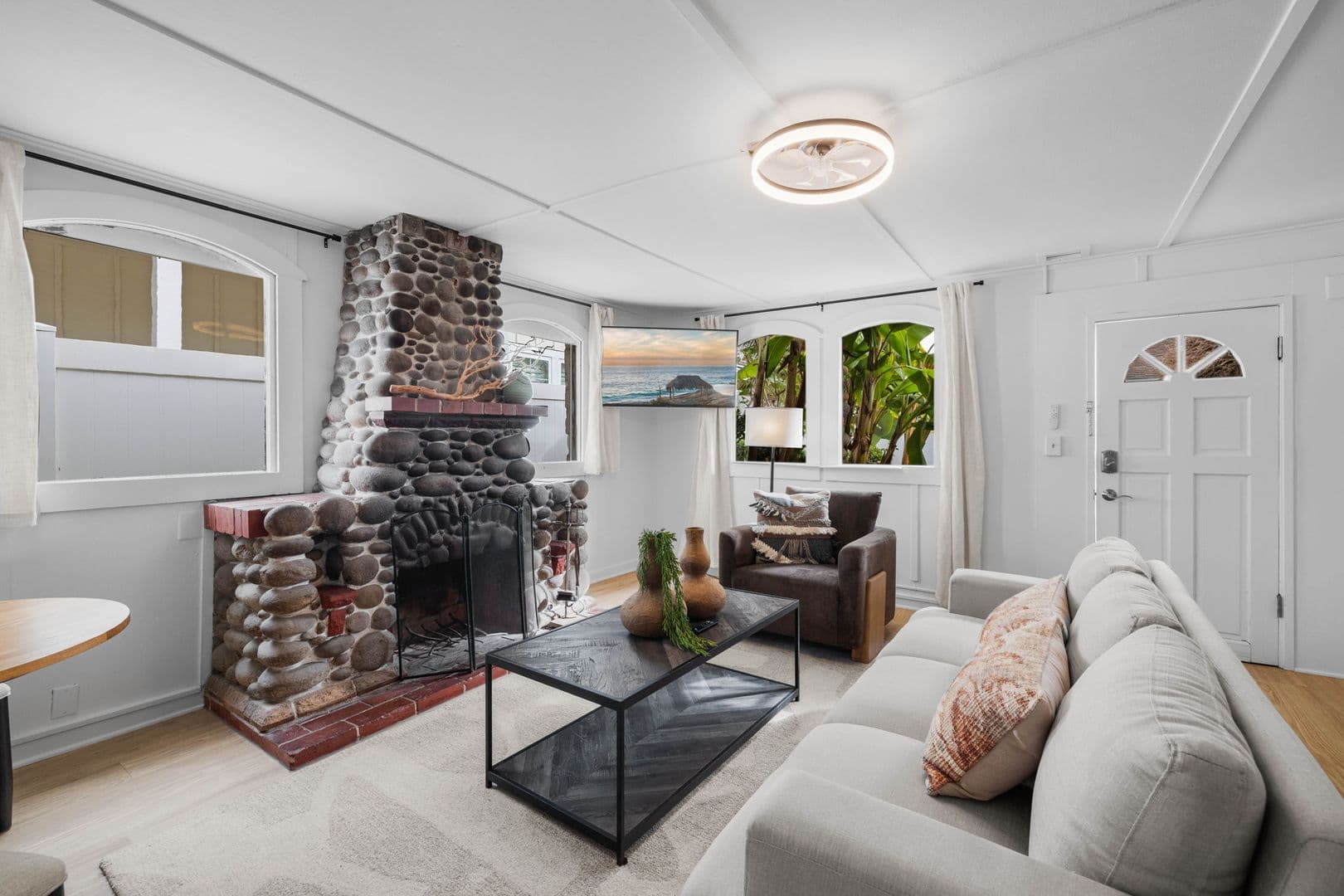 La Jolla Apartment: 344 Bonair St