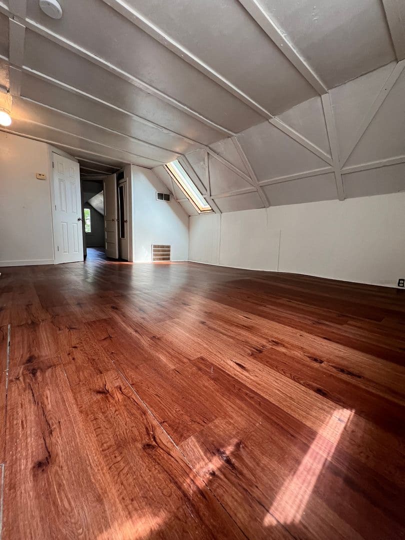 Bloomington House: 510 E. Smith Ave. Apt. 3