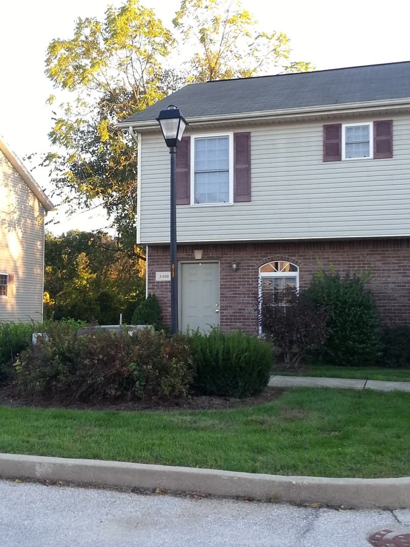 Bloomington House: 3489 Oaklawn Circle
