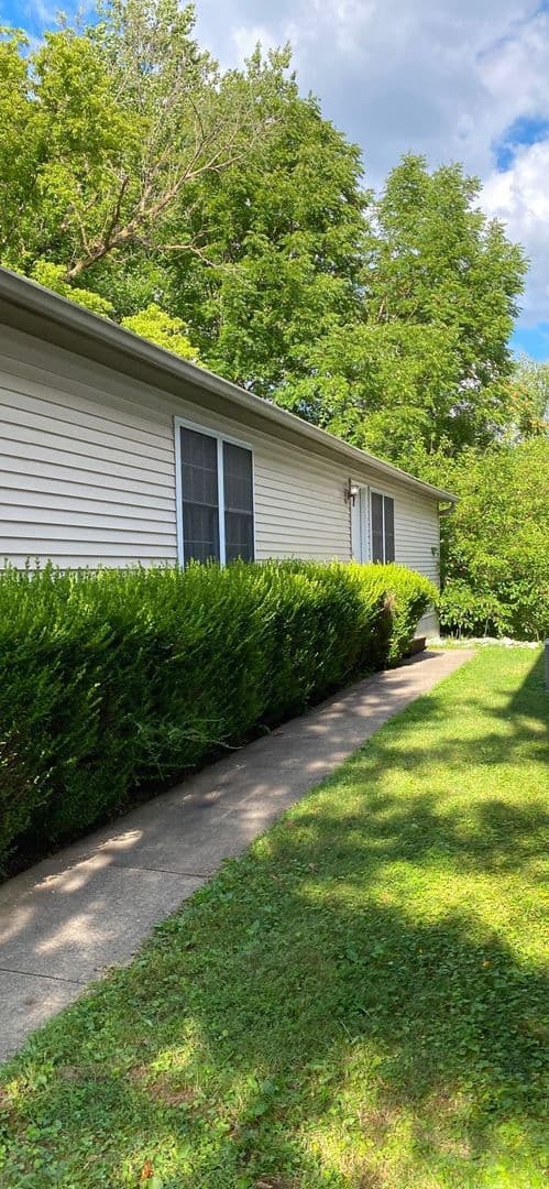 Bloomington House: 215 S. Roosevelt
