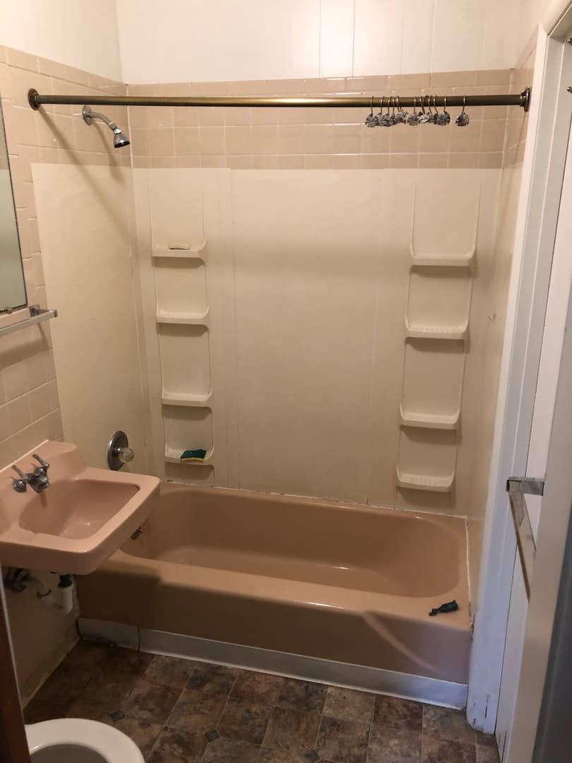 Bloomington Apartment: 218 S. Roosevelt
