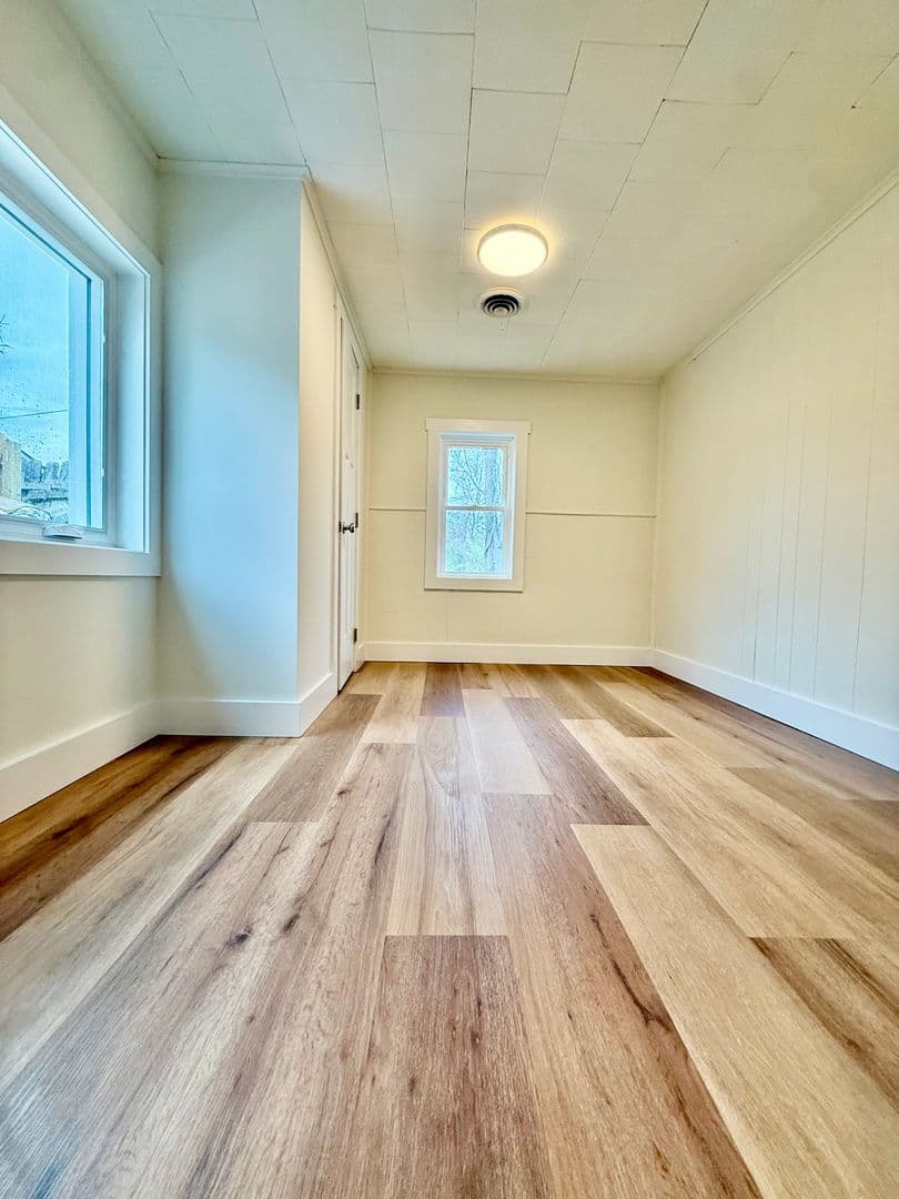 Bloomington House: 122 N. Roosevelt St