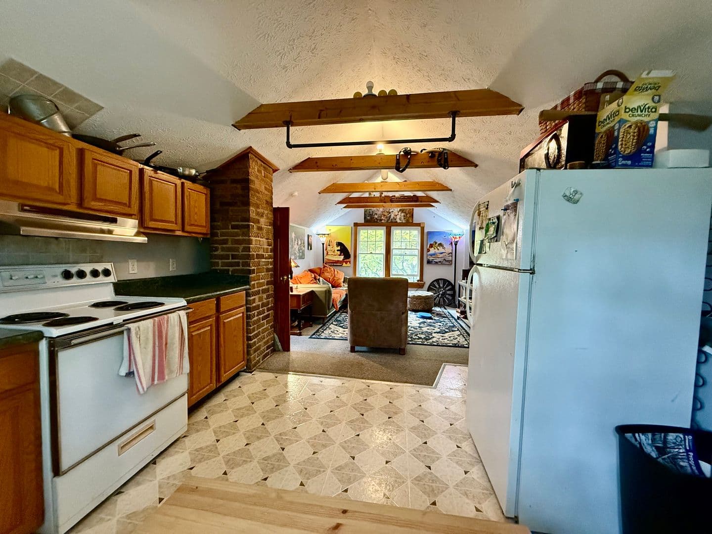 Bloomington House: 111 1/2 E. Wylie St- Upstairs