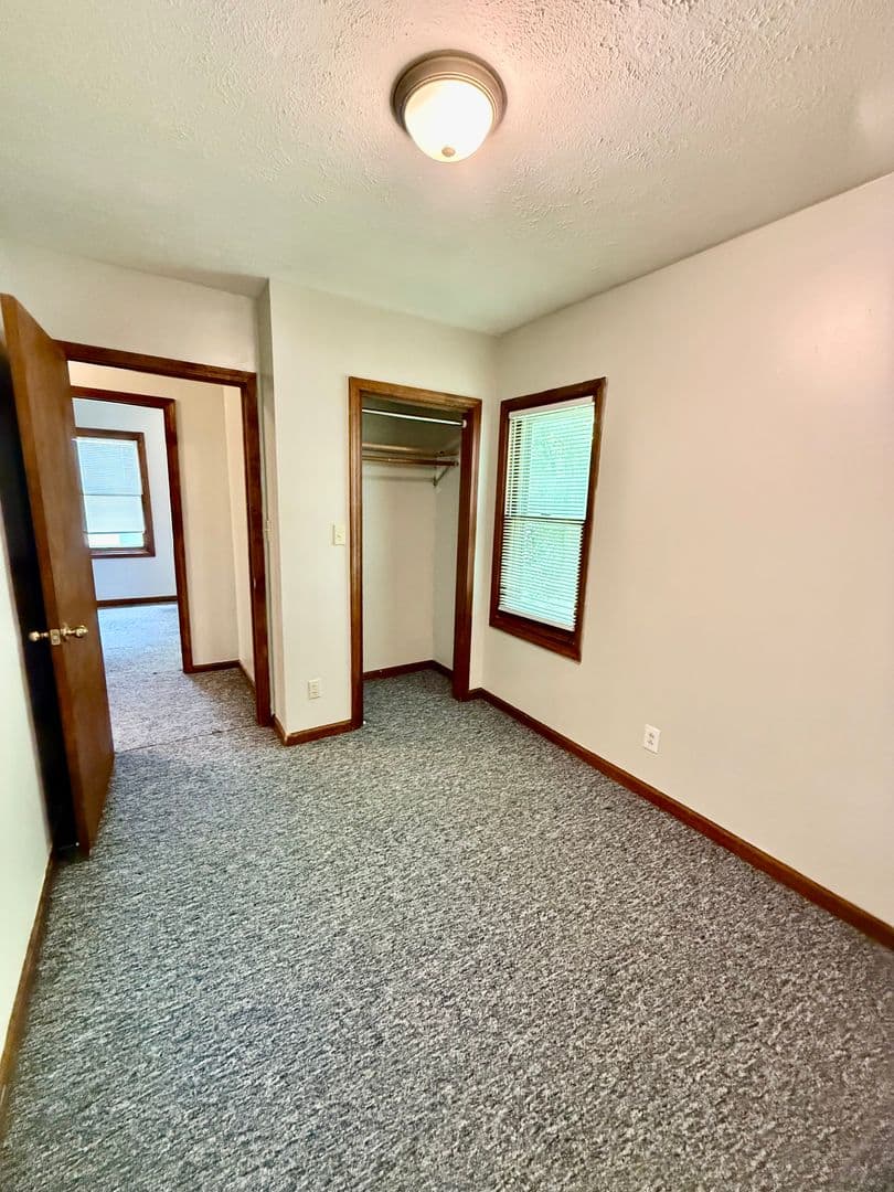Bloomington House: 111 E Wylie Downstairs