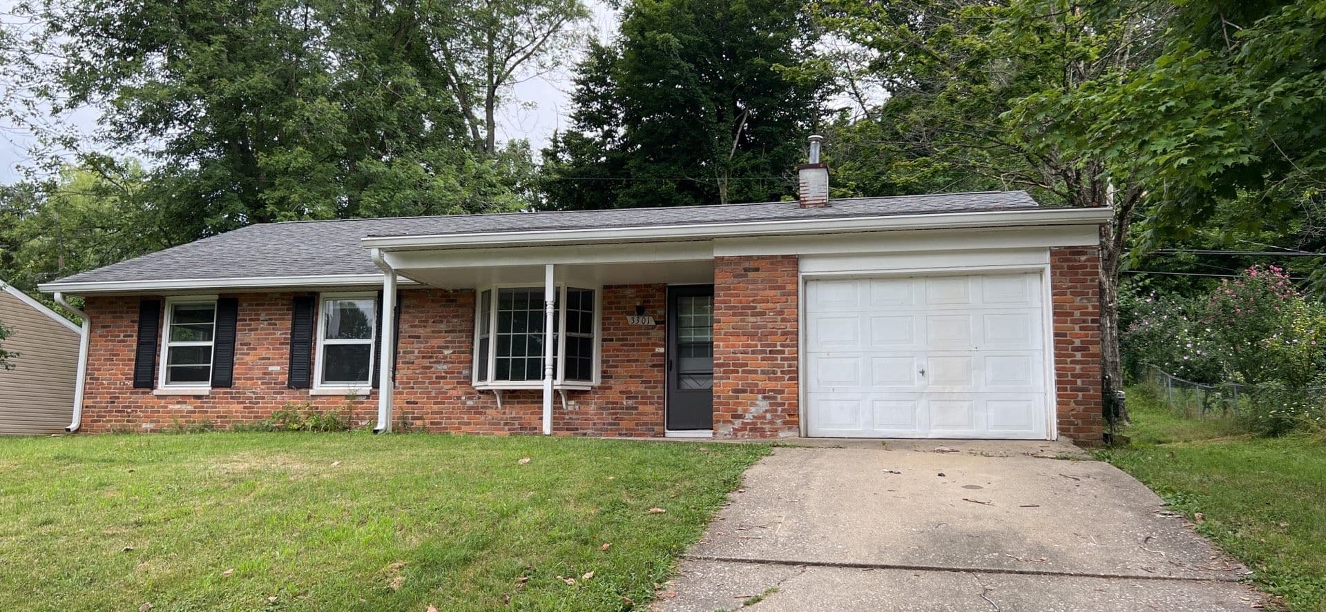 Bloomington House: 3301 N Valleyview Drive