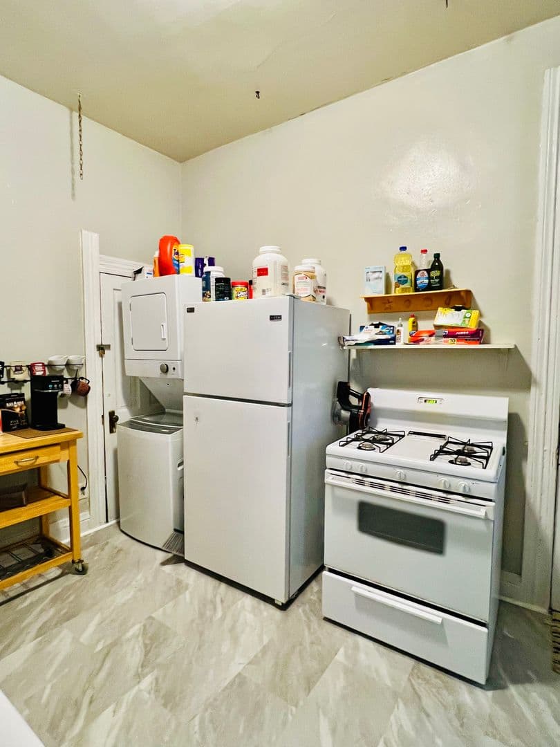 Bloomington House: 316 E. 1st St. West Apt