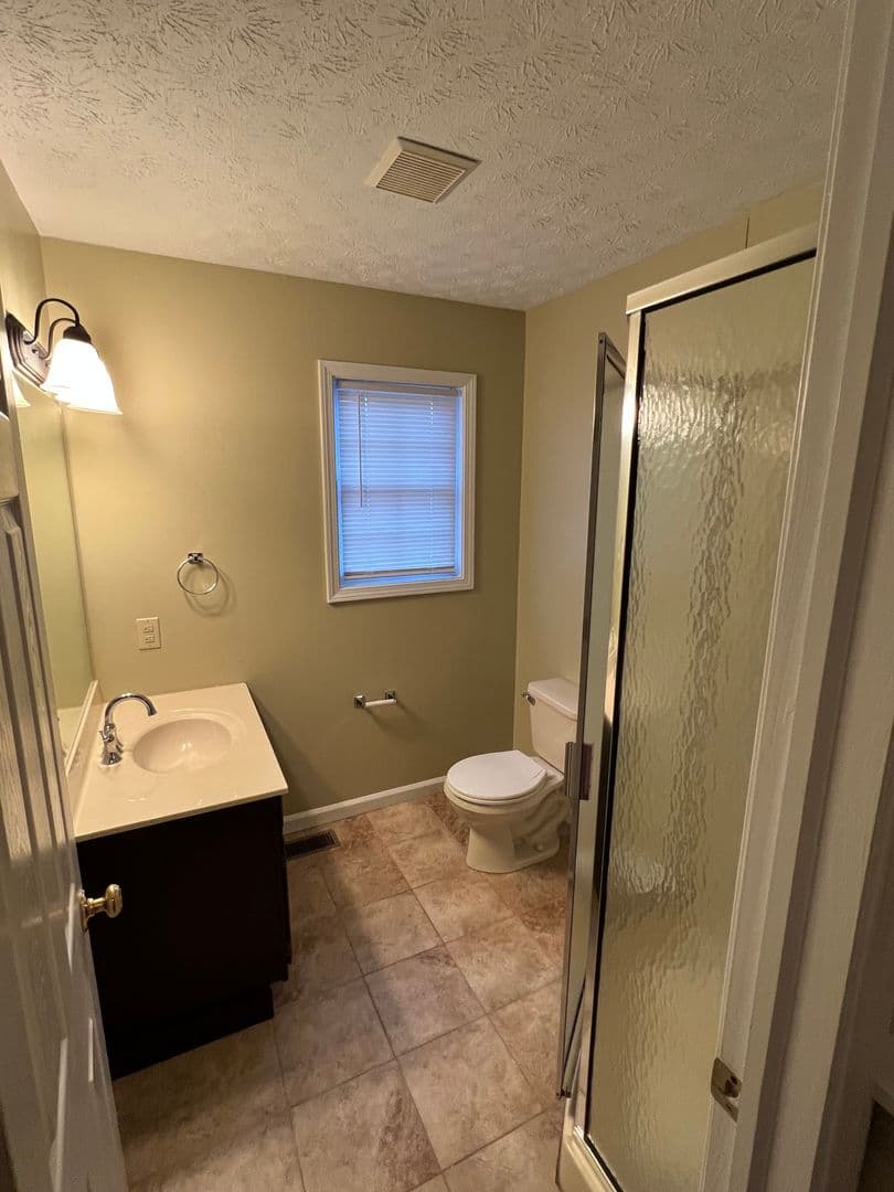 Bloomington House: 762 Sherwood Hills Drive