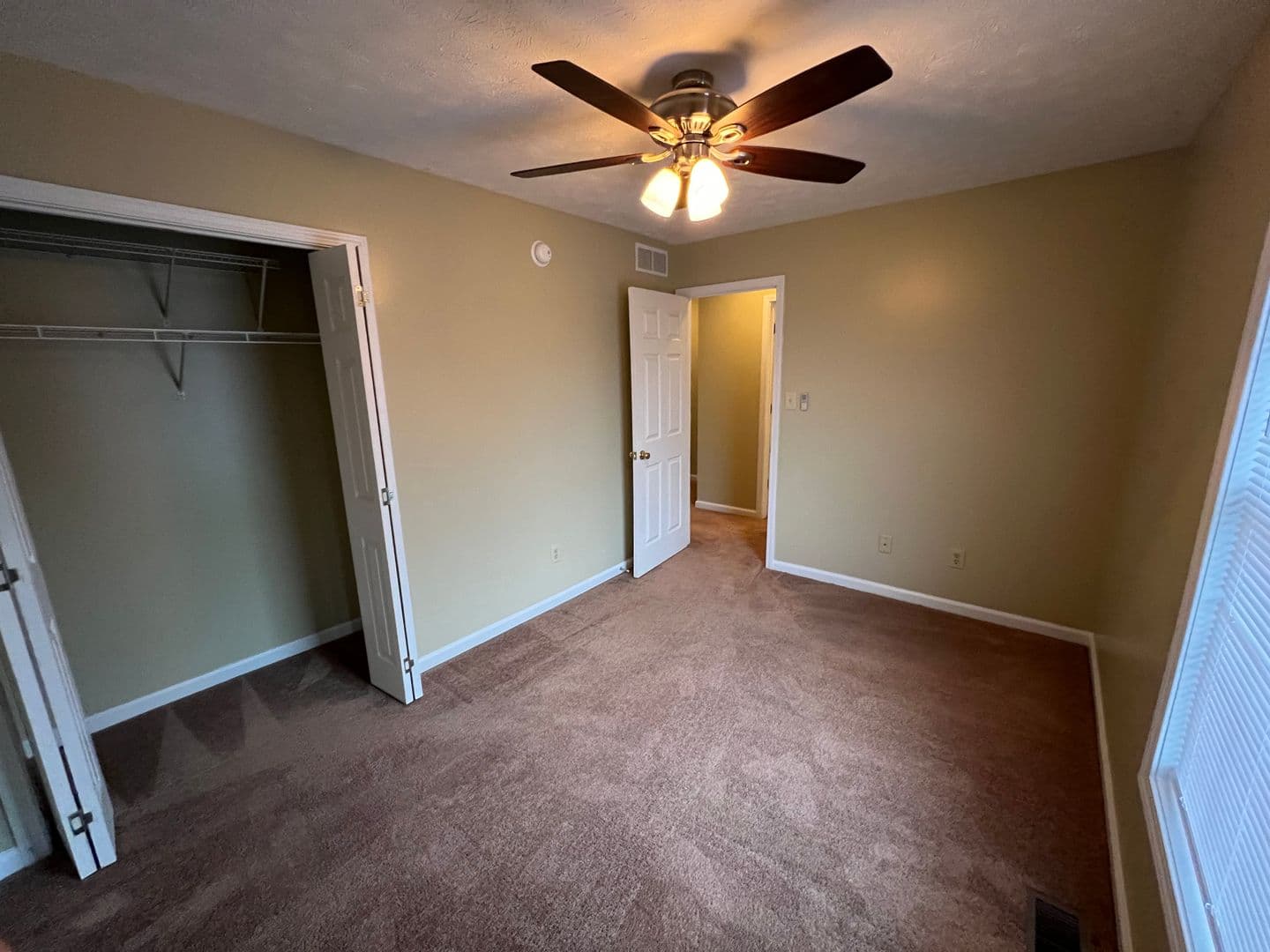 Bloomington House: 762 Sherwood Hills Drive