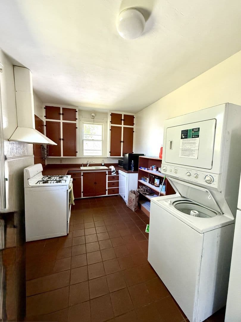 Bloomington House: 320 S Jackson St.