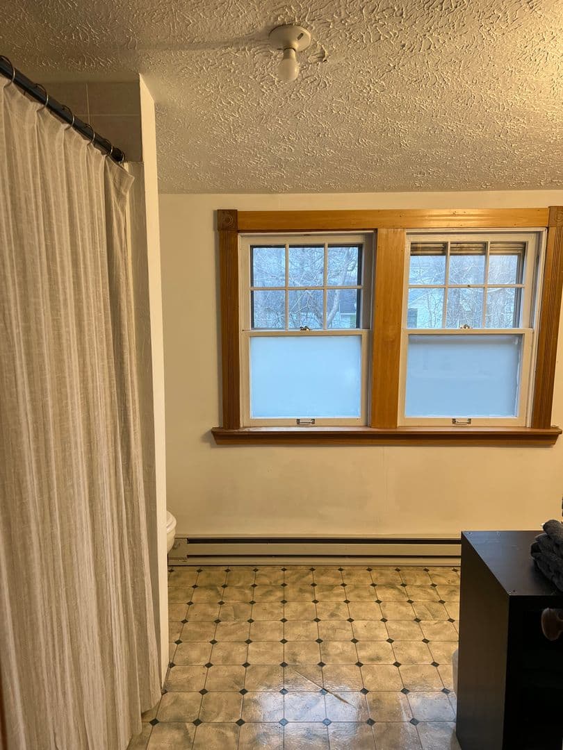 Bloomington House: 111 1/2 E. Wylie St- Upstairs