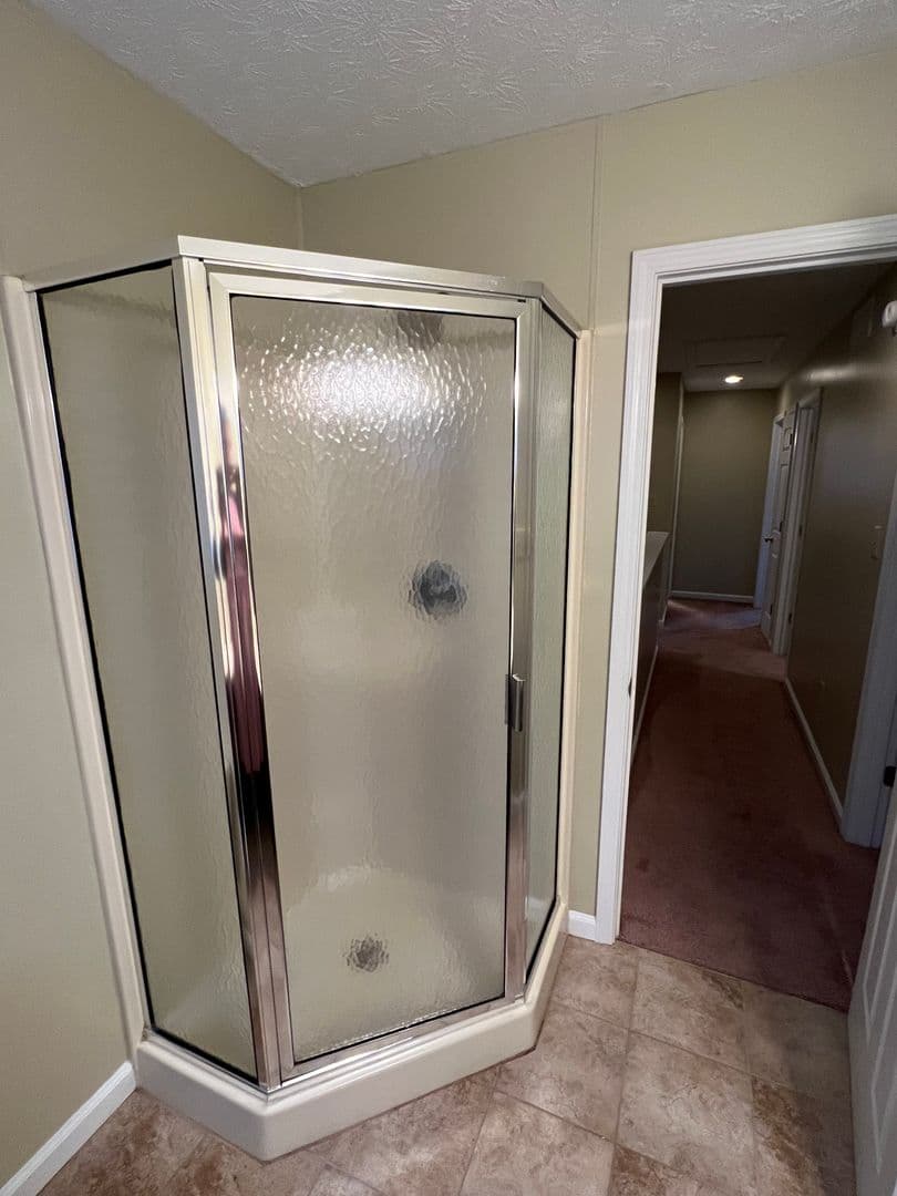 Bloomington House: 762 Sherwood Hills Drive