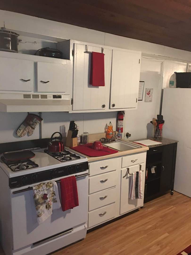 Bloomington Apartment: 218 S. Roosevelt