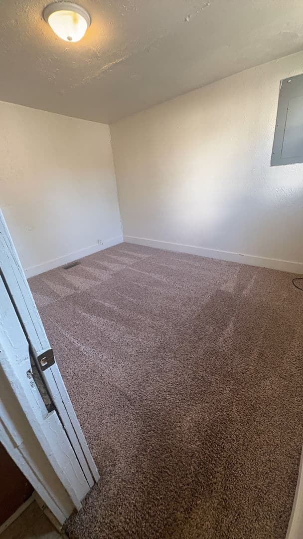 Bloomington House: 510 E. Smith Ave. Apt. 2