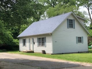 Bloomington House: 500 Eastside Drive