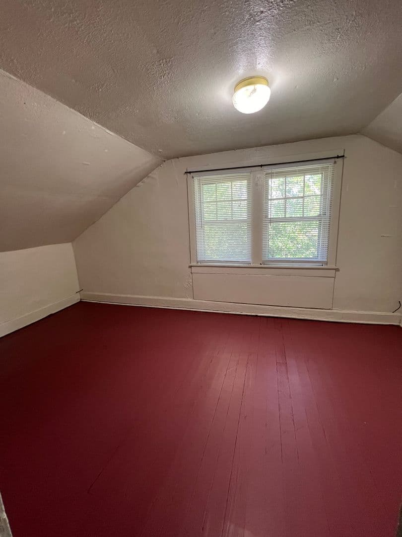 Bloomington House: 805 N. Park