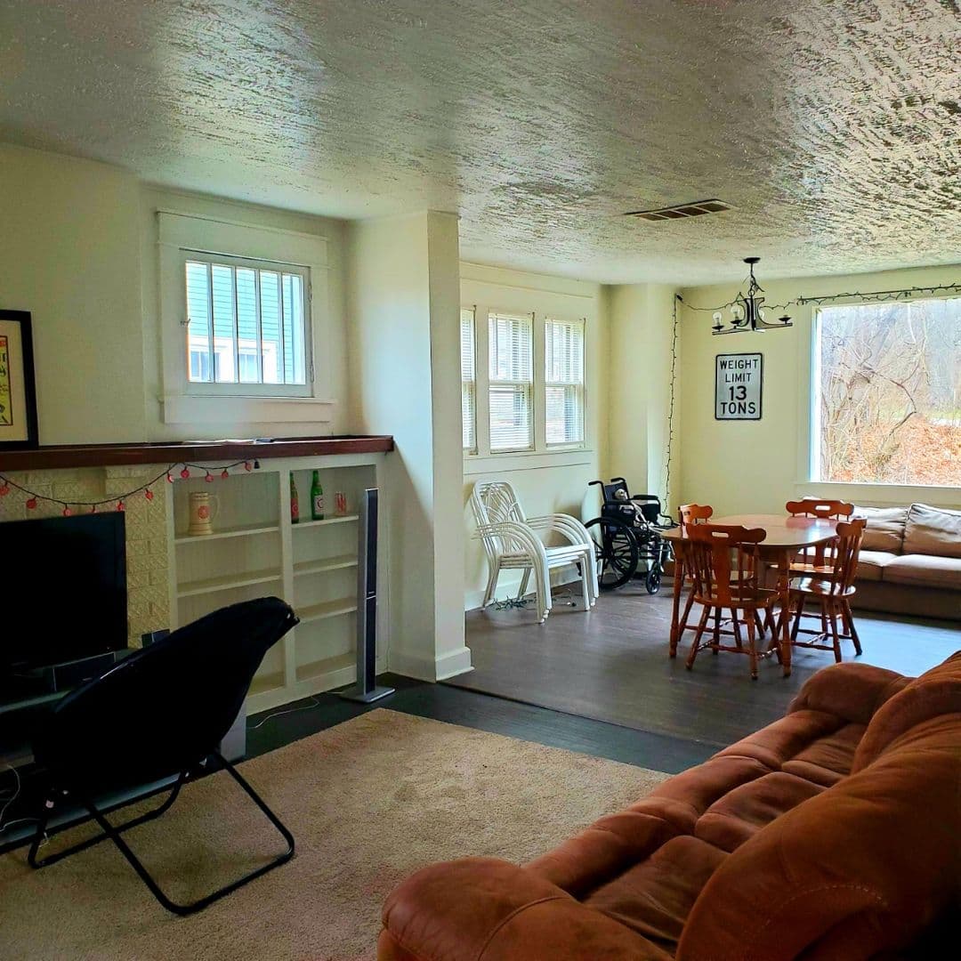 Bloomington House: 523 S. Park