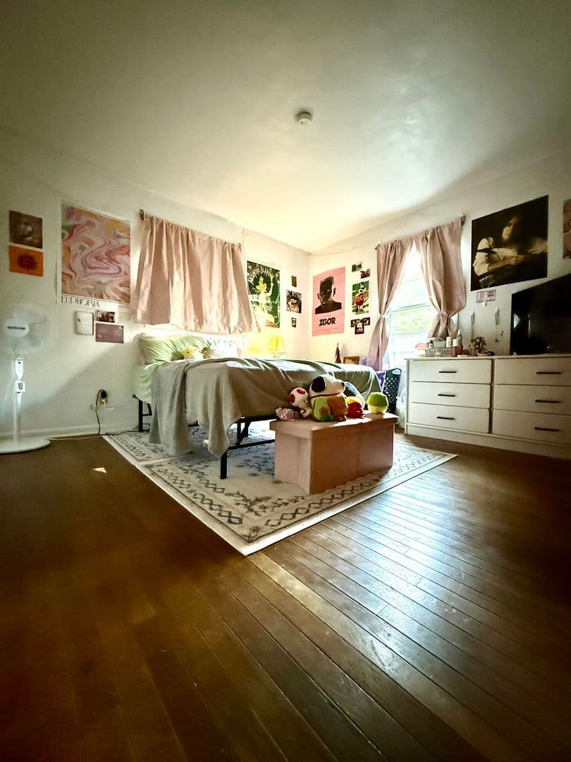 Bloomington House: 717 Eastside Drive