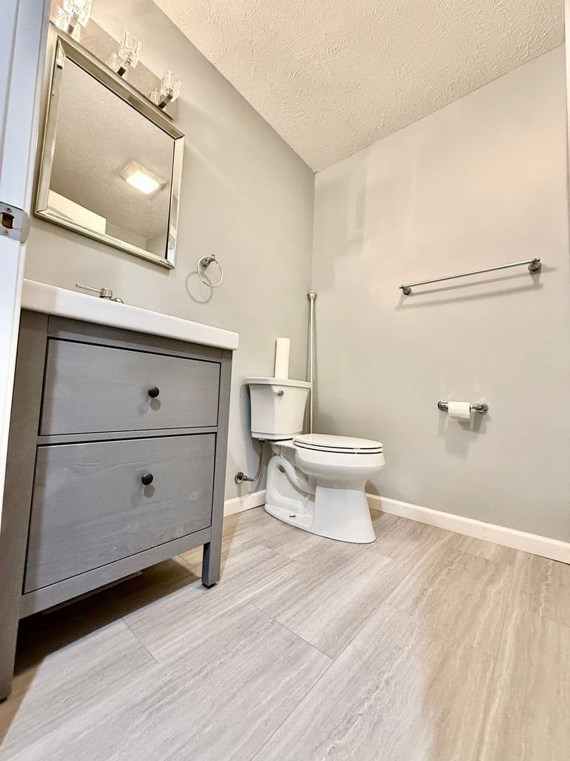 Bloomington House: 424 N. Hay Street
