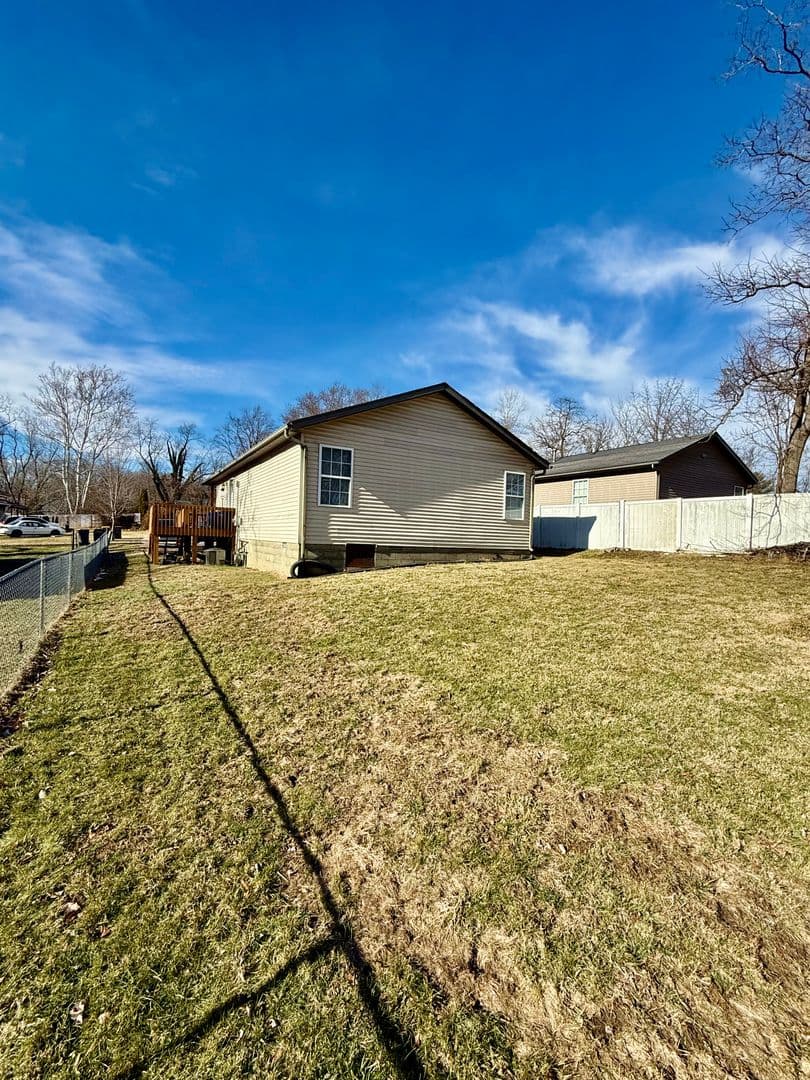Bloomington House: 424 N. Hay Street
